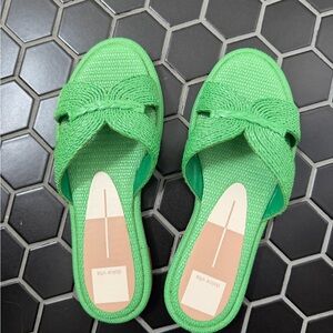 NEW Chic Green Dolce Vita Slide Sandals